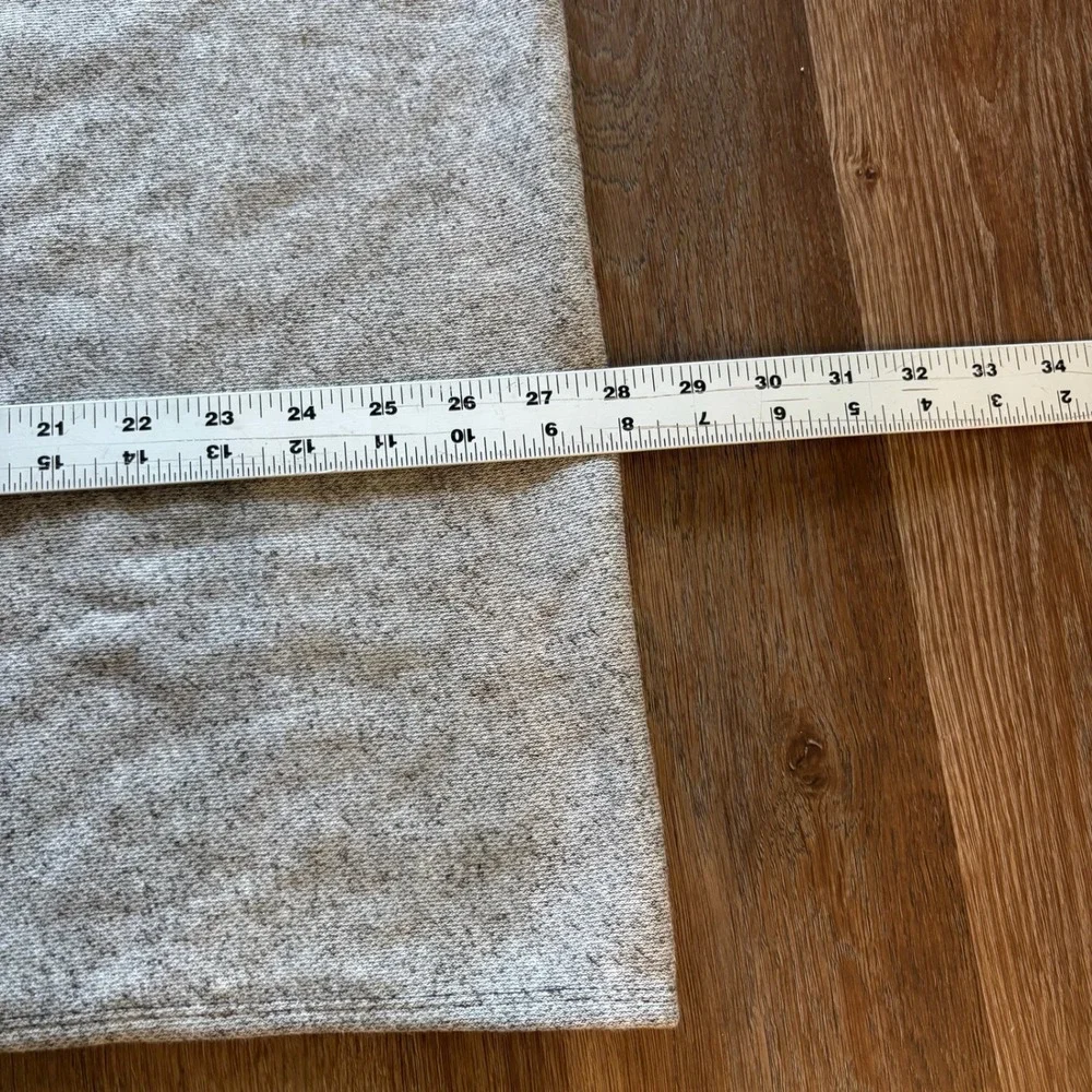 Lululemon Vinyasa Scarf Heathered Grey White Snap‎ Button Infinity Wrap